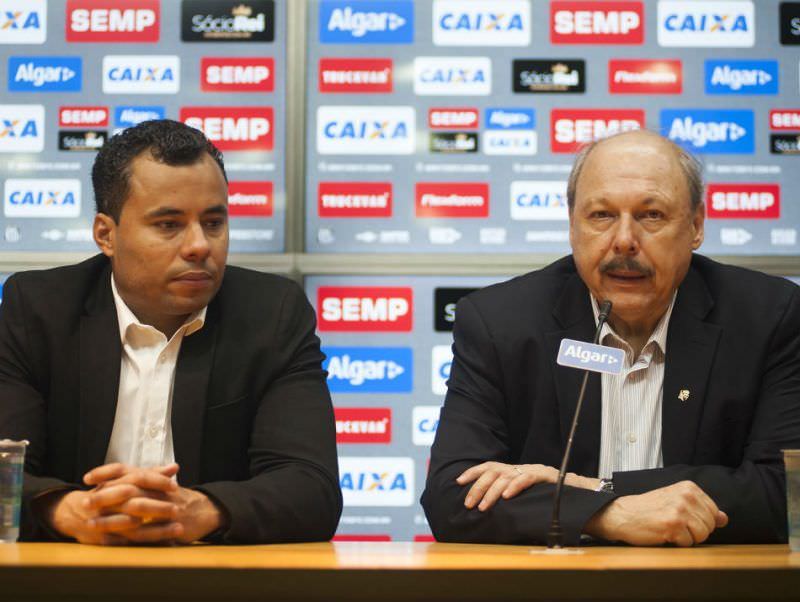 Ex-jogador do Corinthians é o novo gerente técnico do Santos