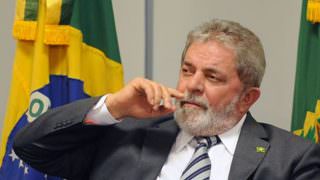 Mesmo com condenação, Lula lidera e enfrentaria Bolsonaro no 2º turno das eleições, aponta pesquisa