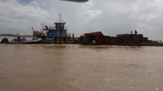 PF apreende 300 toneladas madeira avaliada em mais de R$ 2 milhões, no Rio Solimões