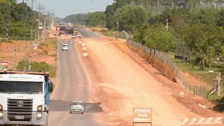Gestão de Amazonino paralisa obra na estrada de Manacapuru