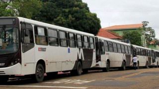 Rodoviários mantêm greve e apenas 70% dos ônibus circulam na cidade