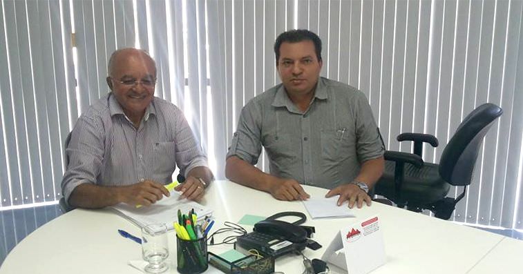 Prefeito de Envira é acusado de alugar a própria casa para ser sede da prefeitura