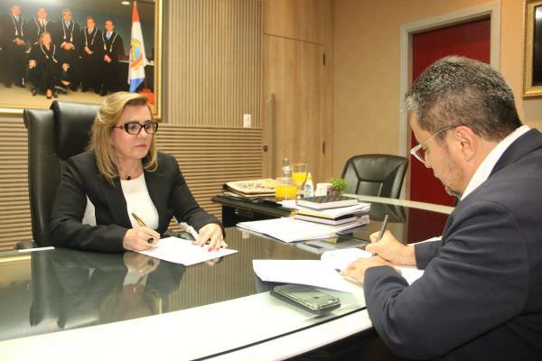 TCE e UEA se unem para ampliar auditorias ambientais