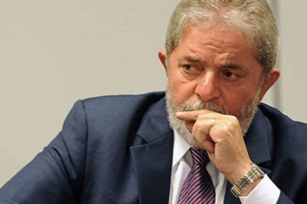 Pesquisa diz que 53% dos entrevistados acham que Lula deve ser preso