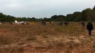 Avião cai em Manaus, deixando três mortos e dois feridos