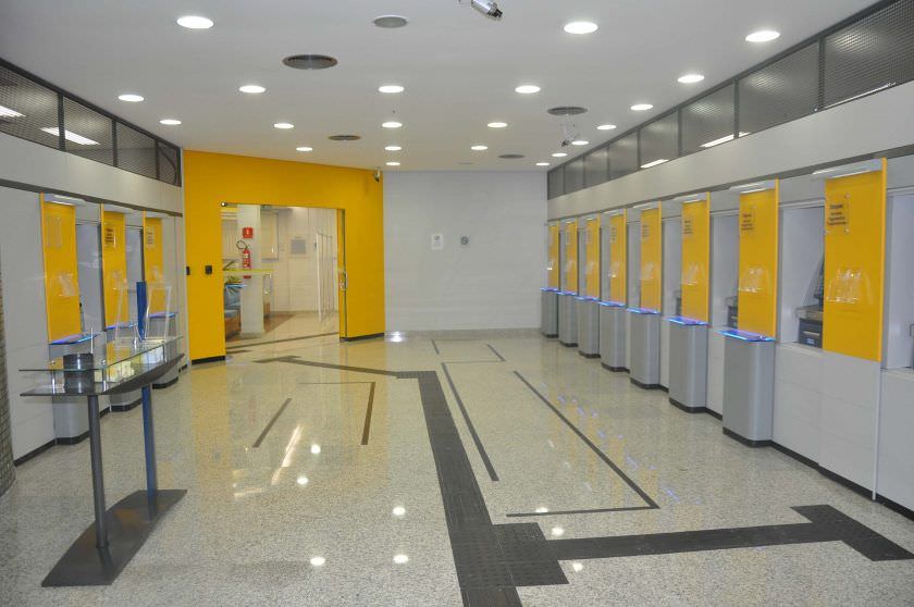 Agências bancárias reabrem nesta quarta para atendimento ao público