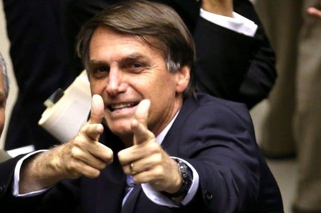 Bolsonaro diz que FHC teve ‘cérebro deslocado para o intestino grosso’