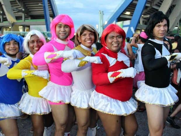 Bloco das Piranhas reúne 15 mil pessoas no Podium da Arena da Amazônia