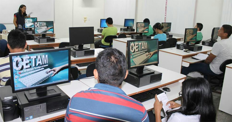 São mais de 6 mil vagas em 70 cursos profissionalizantes