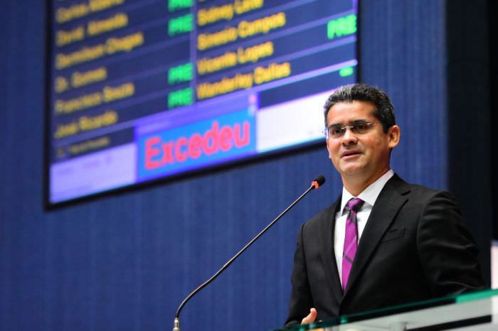 David presta homenagem a Billy Graham em pronunciamento na Aleam