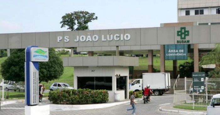 Telha de Hospital em Manaus cede após forte chuva; veja vídeo