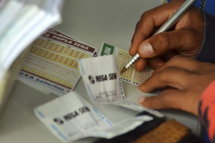 Mega-Sena acumula e prêmio pode chegar a R$ 52 milhões