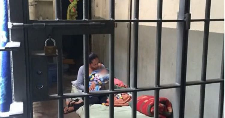 Mãe e recém-nascido estão em penitenciária desde quarta-feira