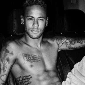 Neymar Jr. posta nude e incendeia web em pleno carnaval
