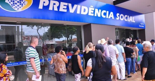 Em Manaus, trabalhadores protestam contra a Reforma da Previdência