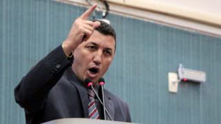 Ao discursar sobre fim do Ministério do Trabalho vereador desmaia