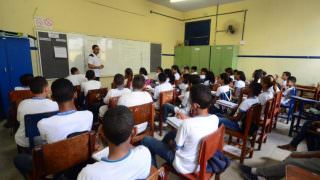 Seis estados e DF têm datas definidas para retorno às aulas presenciais