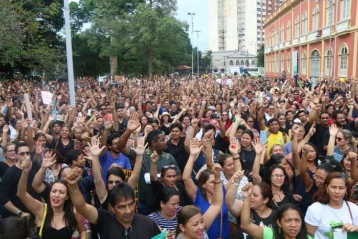 Professores anunciam greve geral para a próxima quinta-feira
