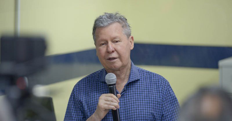 Arthur desistiu das prévias do PSDB
