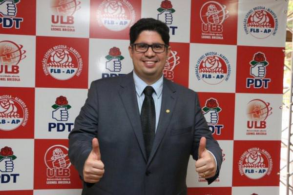 Hissa Abrahão recebe título de político ‘honesto’ do AM