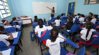 Covid-19: TST mantém decisão que afasta profissionais da educação do trabalho presencial em Manaus