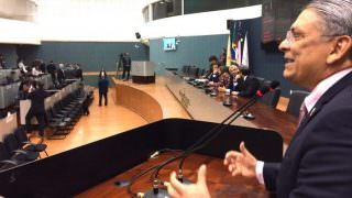 Solicitação de vereador é atendida e parada de ônibus é reformada