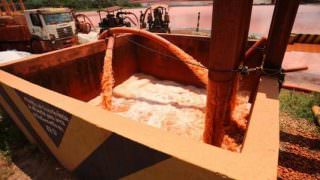 Mineradora diz que jogou água com poeira de bauxita em rio do Pará
