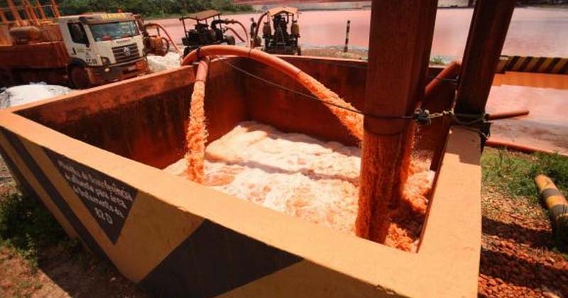 Mineradora diz que jogou água com poeira de bauxita em rio do Pará