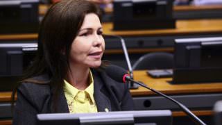 A deputada federal lamenta o assassinato da vereadora carioca.