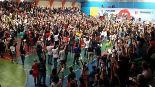 Professores se reúnem em todas as zonas da cidade para reafirmar greve