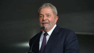 Lula é acusado de receber propina