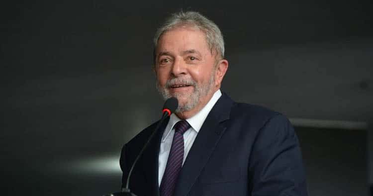 Por jogos do Brasil na Copa, Moro remarca audiências de Lula