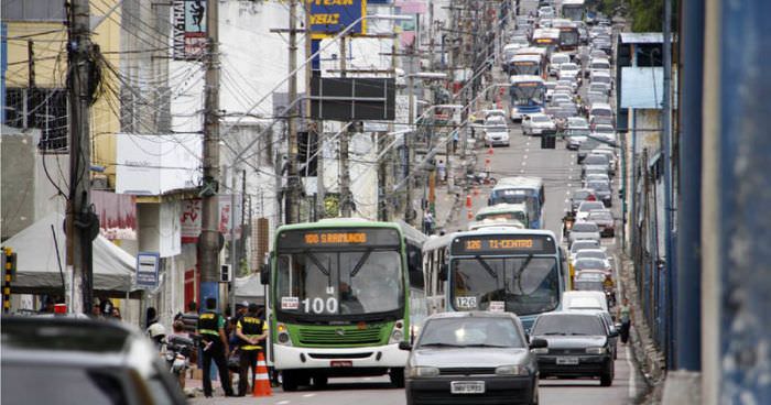 Falta de combustível pode reduzir frota de ônibus em Manaus