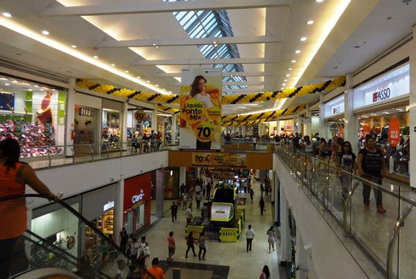 Dupla assalta loja em Amazonas Shopping e foge com R$15 mil