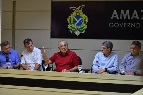 Amazonino anuncia que revogará mais um Decreto Executivo