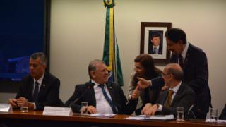 Conceição Sampaio articula sobre o PL que beneficia pescadores artesanais