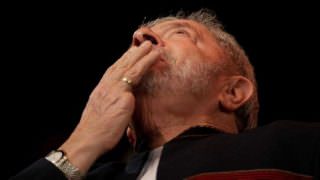 Supremo julga recurso que pode libertar ex-presidente Lula
