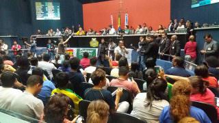 Professores conseguem reajuste salarial de 27,02%