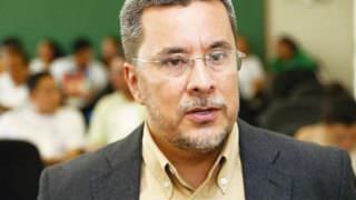 Cleinaldo Costa é reeleito reitor da UEA com 74,96% dos votos