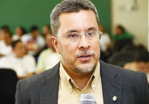 Cleinaldo Costa é reeleito reitor da UEA com 74,96% dos votos