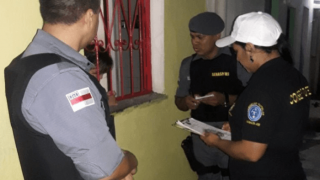 Mãe é presa suspeita de abandonar filha de 6 anos