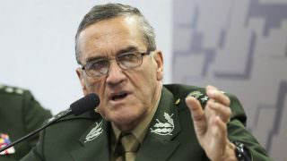 General diz que banalização da corrupção é ameaça à democracia