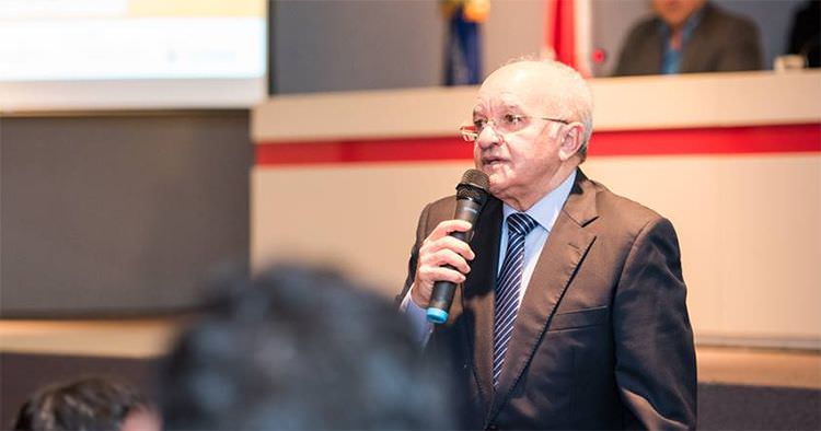 Juiz cassa, pela segunda vez, pensão vitalícia de R$ 34 mil de José Melo