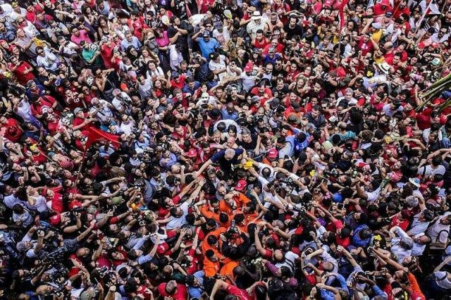 PT reafirma candidatura de Lula e define estratégia após prisão
