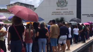 Amazonino assina projeto de reajuste dos professores e envia à ALE