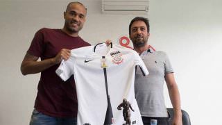 Corinthians anuncia a contratação de Roger até o fim de 2019