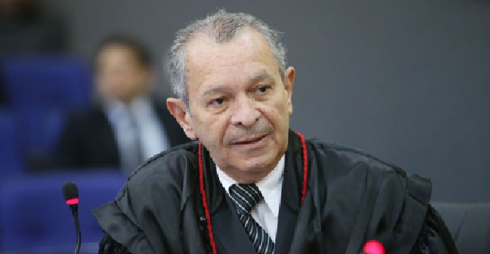 Polícia indicia desembargador em denúncia de abuso sexual contra neta