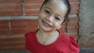 Pai é preso suspeito de matar filha de 3 anos com golpes de foice