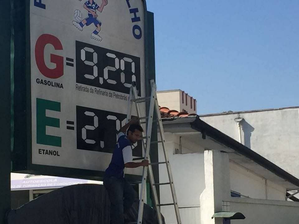 Greve dos caminhoneiros causa reflexos no país