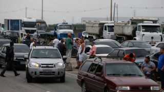 Desobstrução de rodovias ainda é lenta; Temer reúne ministros